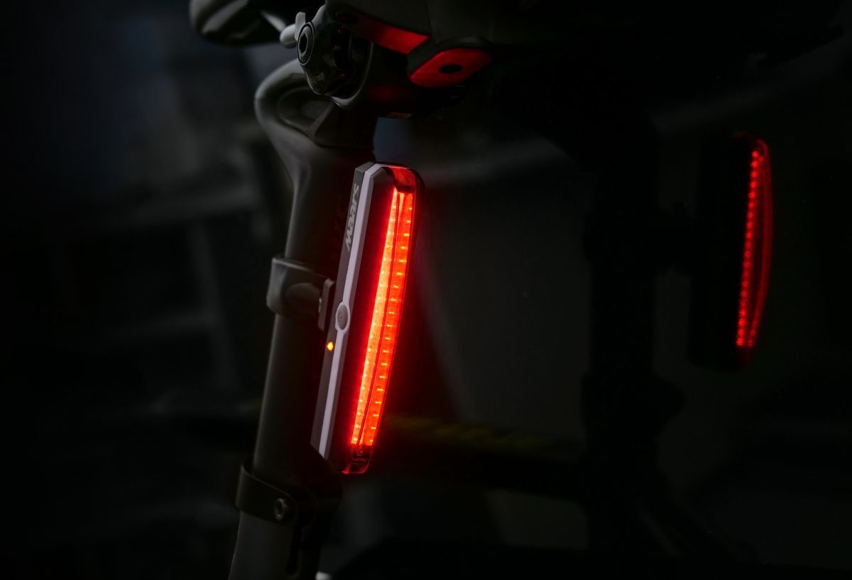 Zadné svetlo na bicykel MAARS MR 805B