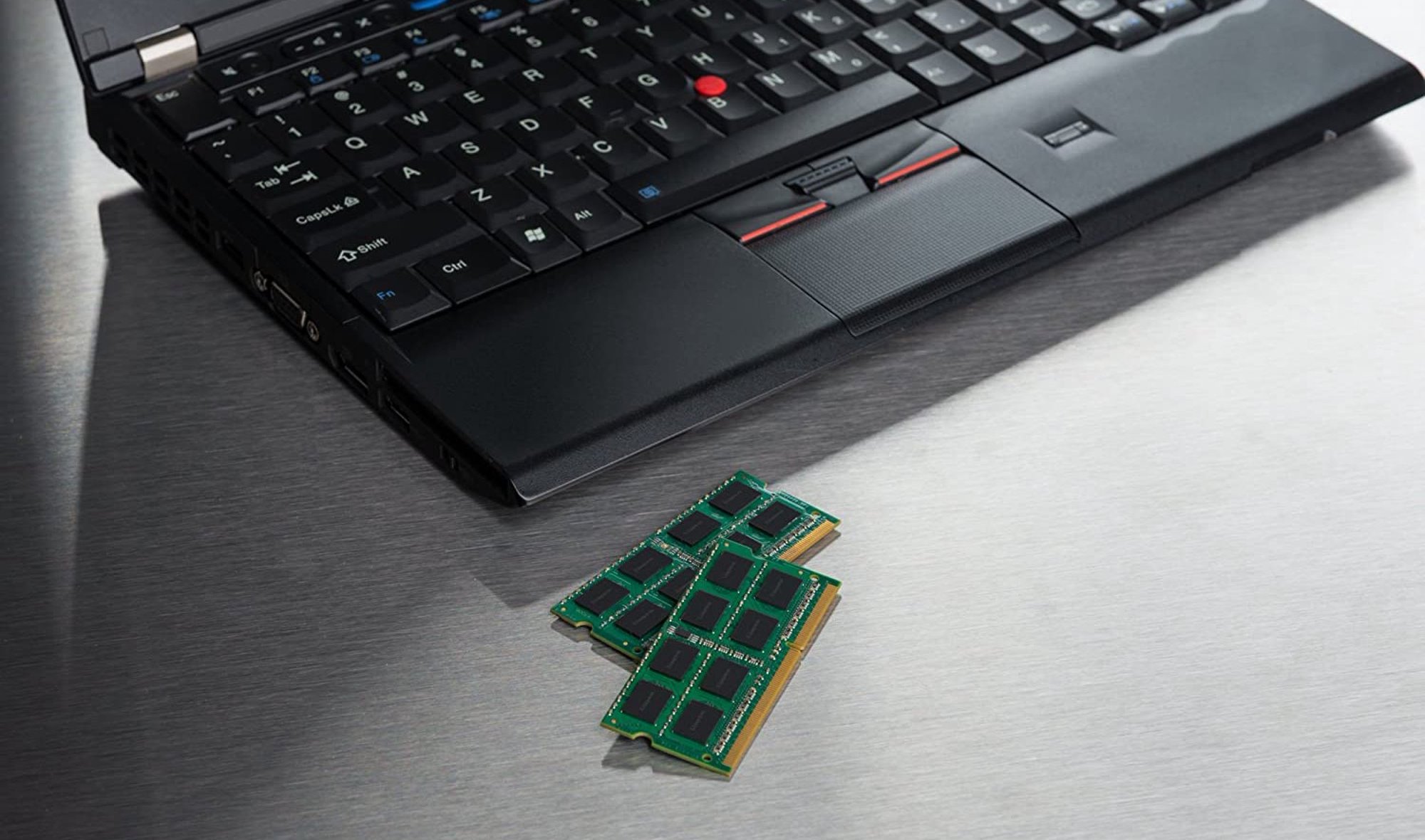 Operační Dual Rank paměť Kingston je o 1 až 5 % rychlejší než běžné single side RAM.