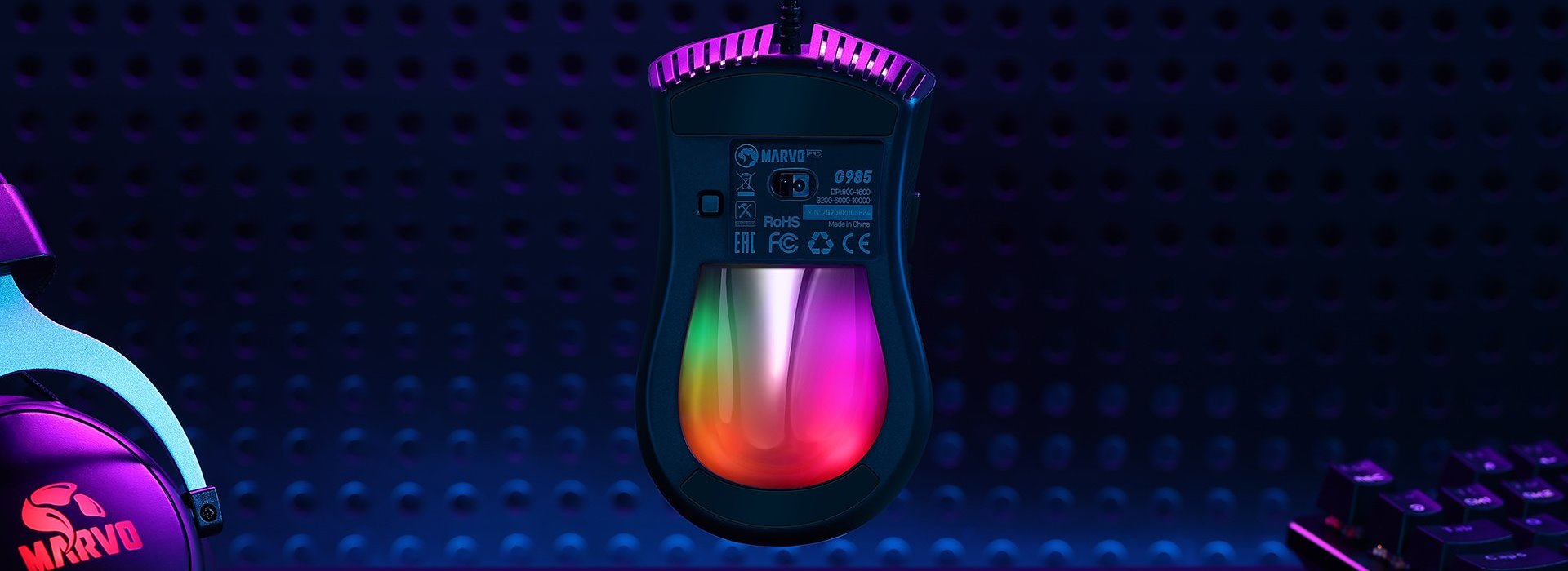 Myš Marvo G985 se může pochlubit velice atraktivním vzhledem s nastavitelným RGB osvětlením, které zaručeně zútulní vaše herní doupě.