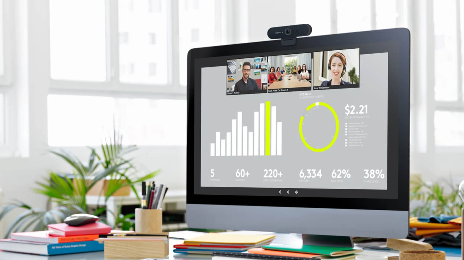 Konferenční webkamera Logitech Brio vám umožní streamování a zaznamenávání obrazu i realizaci skupinových a individuálních videohovorů v profesionální kvalitě.