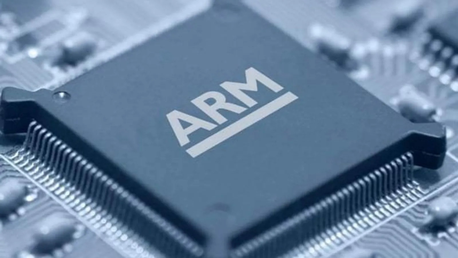 Router Asus DSL-AC68U vydá výkon za 2 různá zařízení díky 2 samostatným procesorům ARM Cortex-A9 a ARM 946ES RISC.