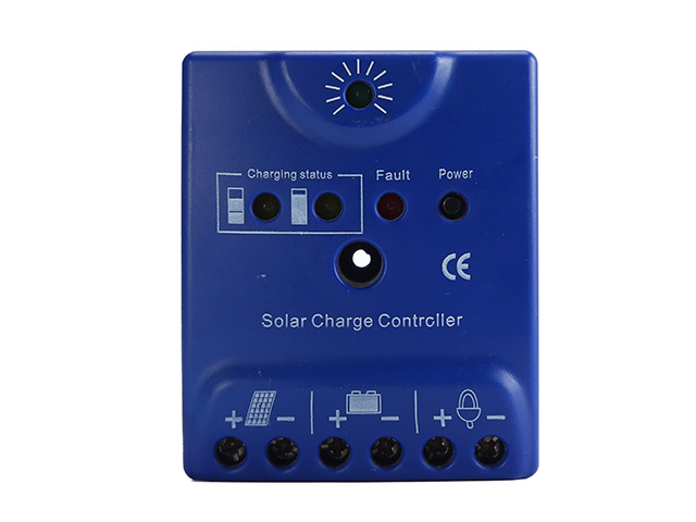 Solární regulátor Carspa CD12/24-15 pro solární fotovoltaické panely