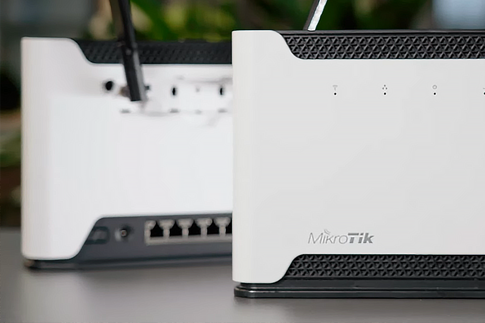 Domácí vysokorychlostní 5G router MikroTik Chateau 5G v provedení dual-band představuje malé zařízení s excelentním poměrem cena / výkon.
