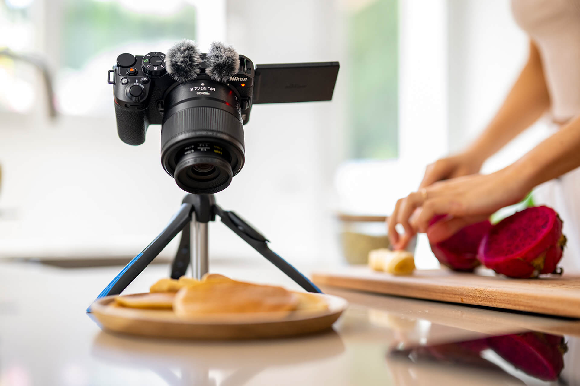 Otočný a výklopný monitor u fotoaparátu Nikon Z30