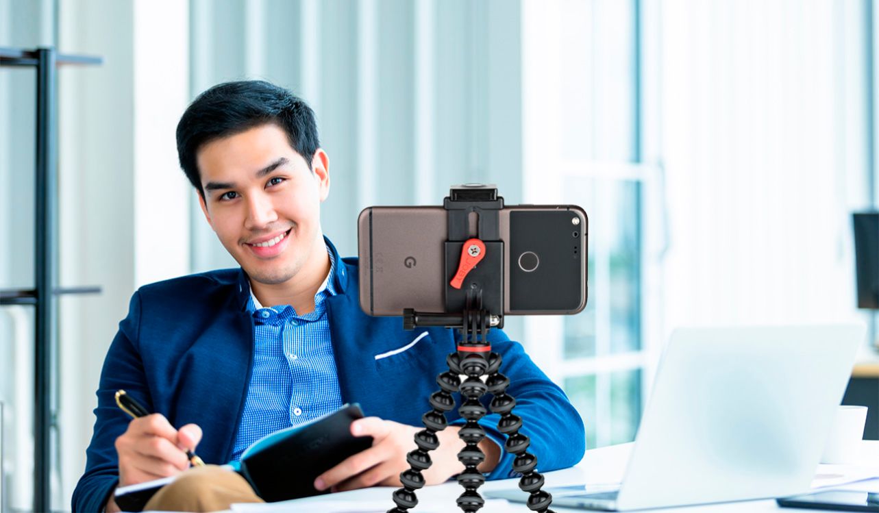 Vysoce kompaktní stativ Joby GripTight Action je speciálně určený pro akční kamery a chytré telefony o šířce 56 až 91 mm.