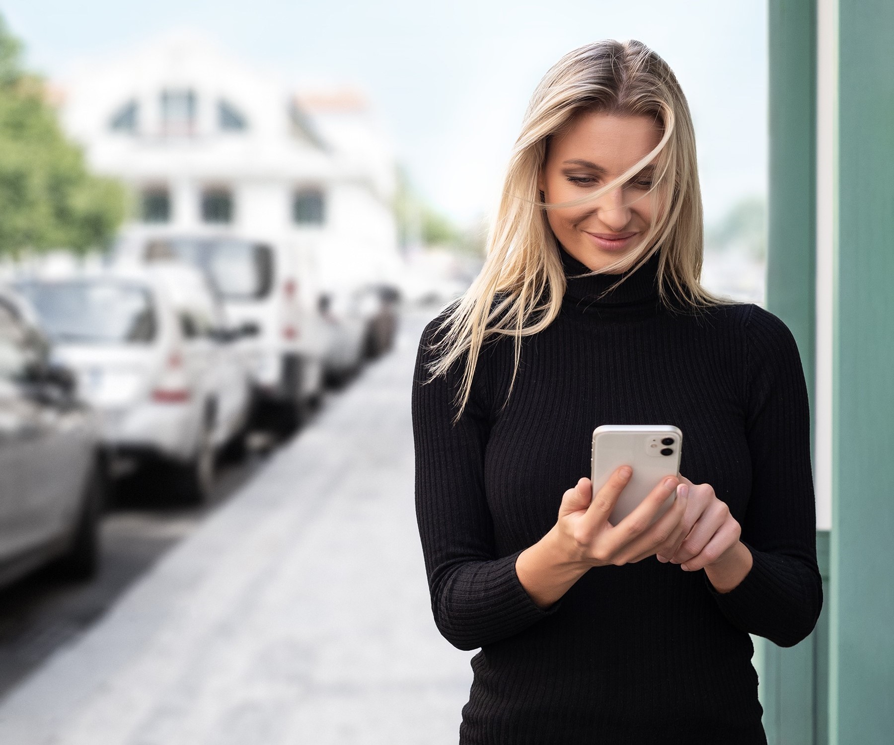 Díky inteligentnímu provozu žárovky Niceboy ION SmartBulb Ambient již nejste svázání tlačítkem vypínače – osvětlení můžete vypnout i zapnout kdykoliv, kdekoliv a odkudkoliv.