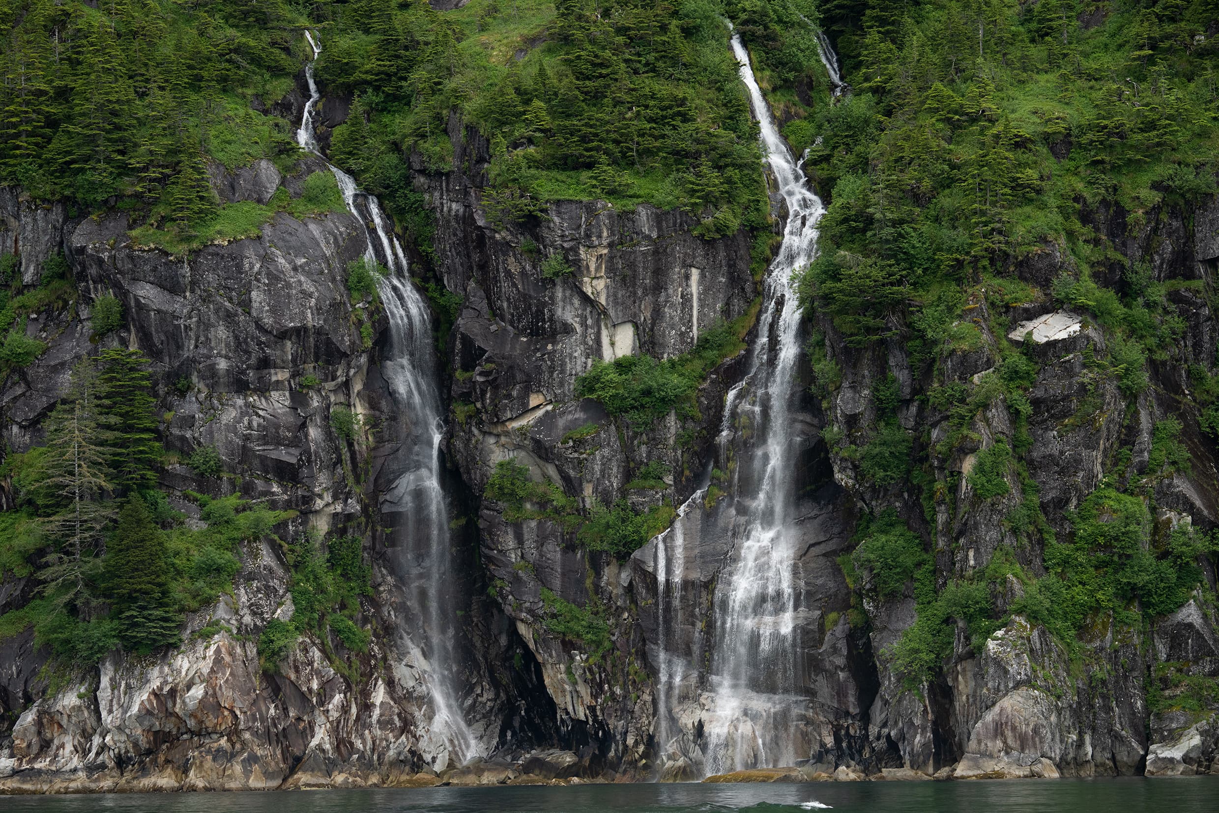 Fotka vodopádu focena pomocí objektivu Tamron 150-500mm pro Nikon Z