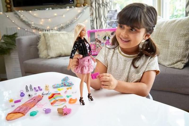 Adventní kalendář s panenkou Barbie