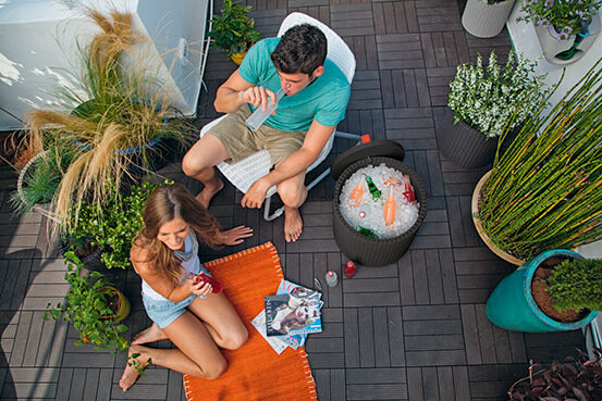 Keter Cool Stool whiskey