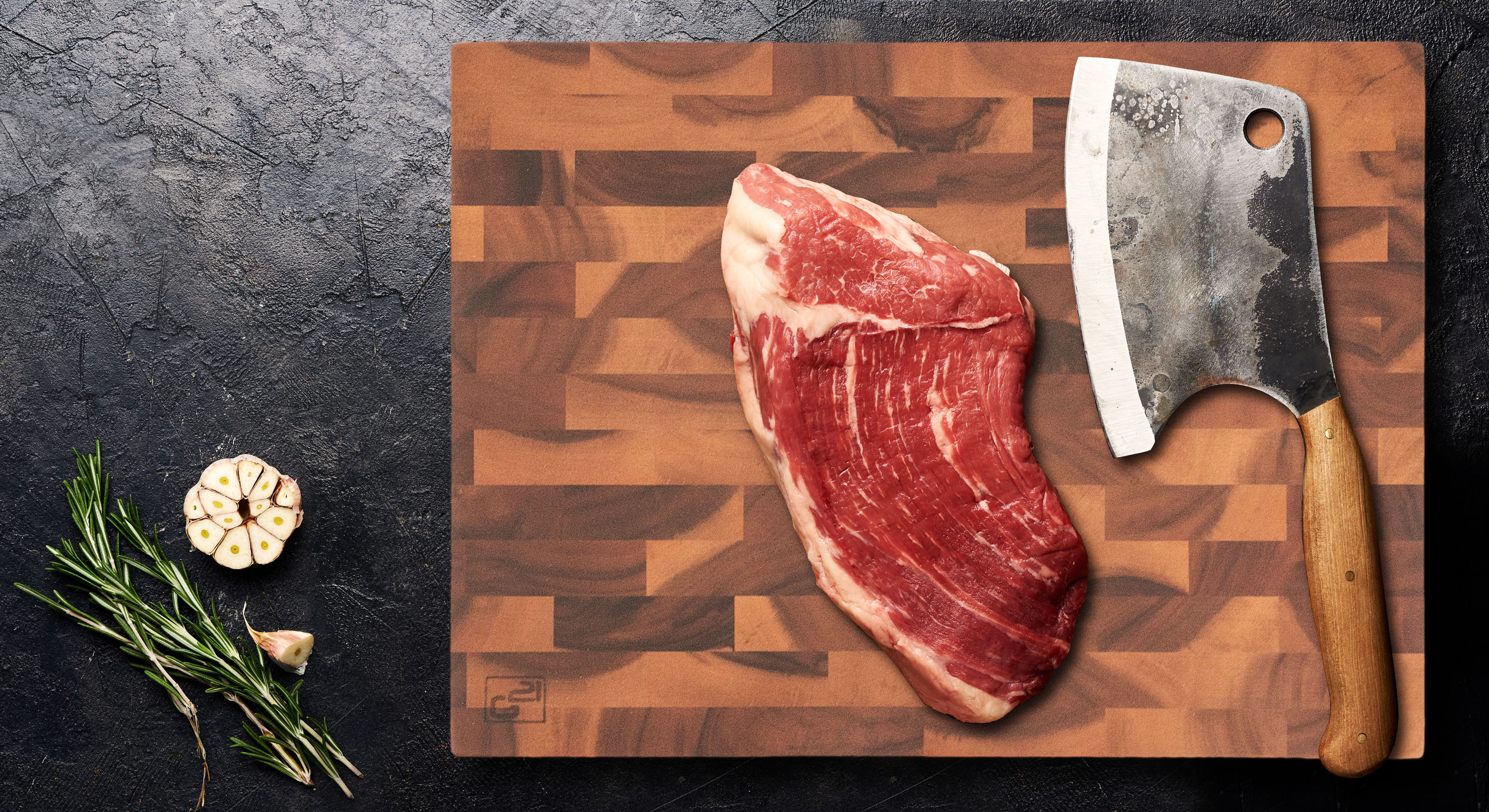 Steak az akácfa húsdaraboló tőkén G21