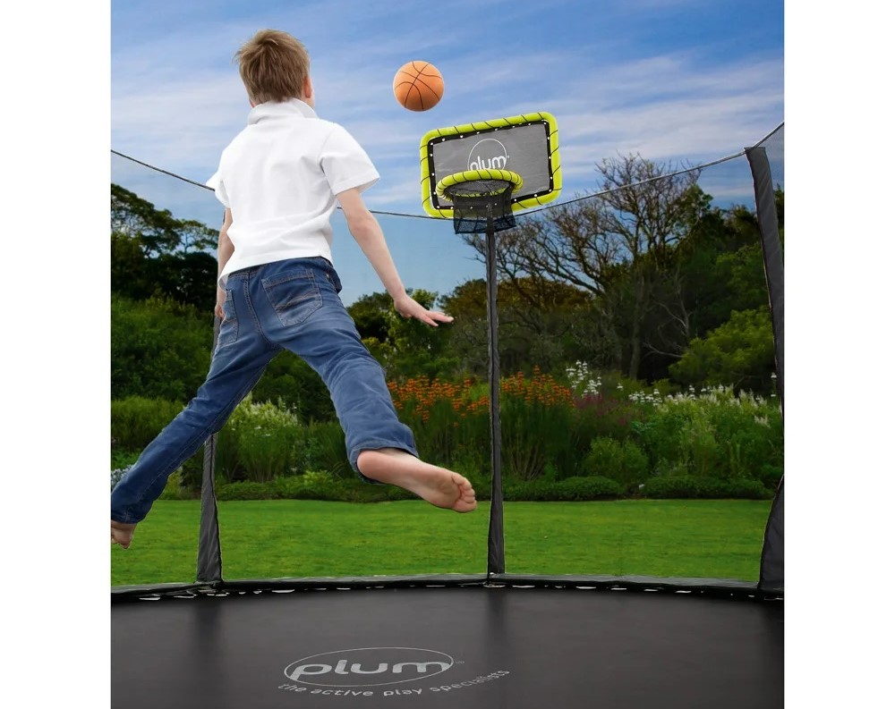 Basketbalový koš s míčem na trampolínu Plum