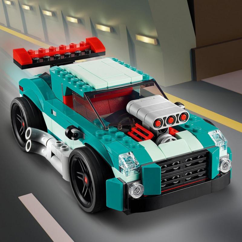 Stavebnice LEGO Závoďák poskytuje návody na 3 různé druhy aut