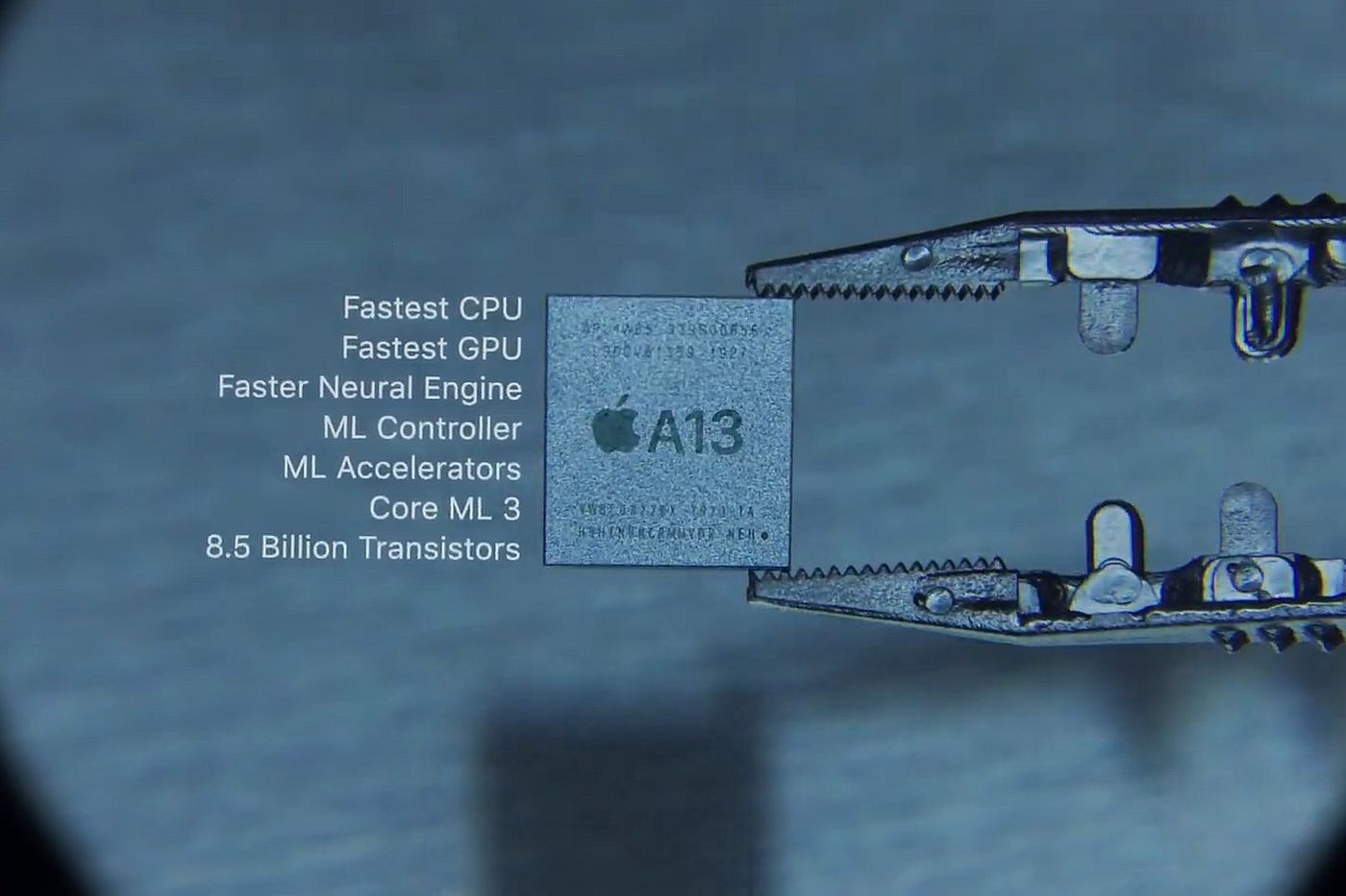 Apple A13 Bionic pratří mezi nejrychlejší čipy ve světě telefonů a tabletů, který je až o 20 % výkonnější než jeho přímý předchůdce A12 Bionic