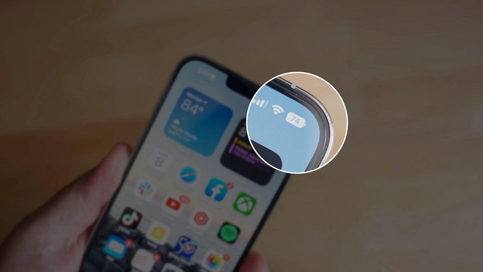 iOS 16 dáva užívateľom možnosť zobraziť percento batérie priamo v stavovom riadku vo vnútri príslušnej ikony, čím odpadá nutnosť prechádzať prstom do Ovládacieho centra na kontrolu stavu.